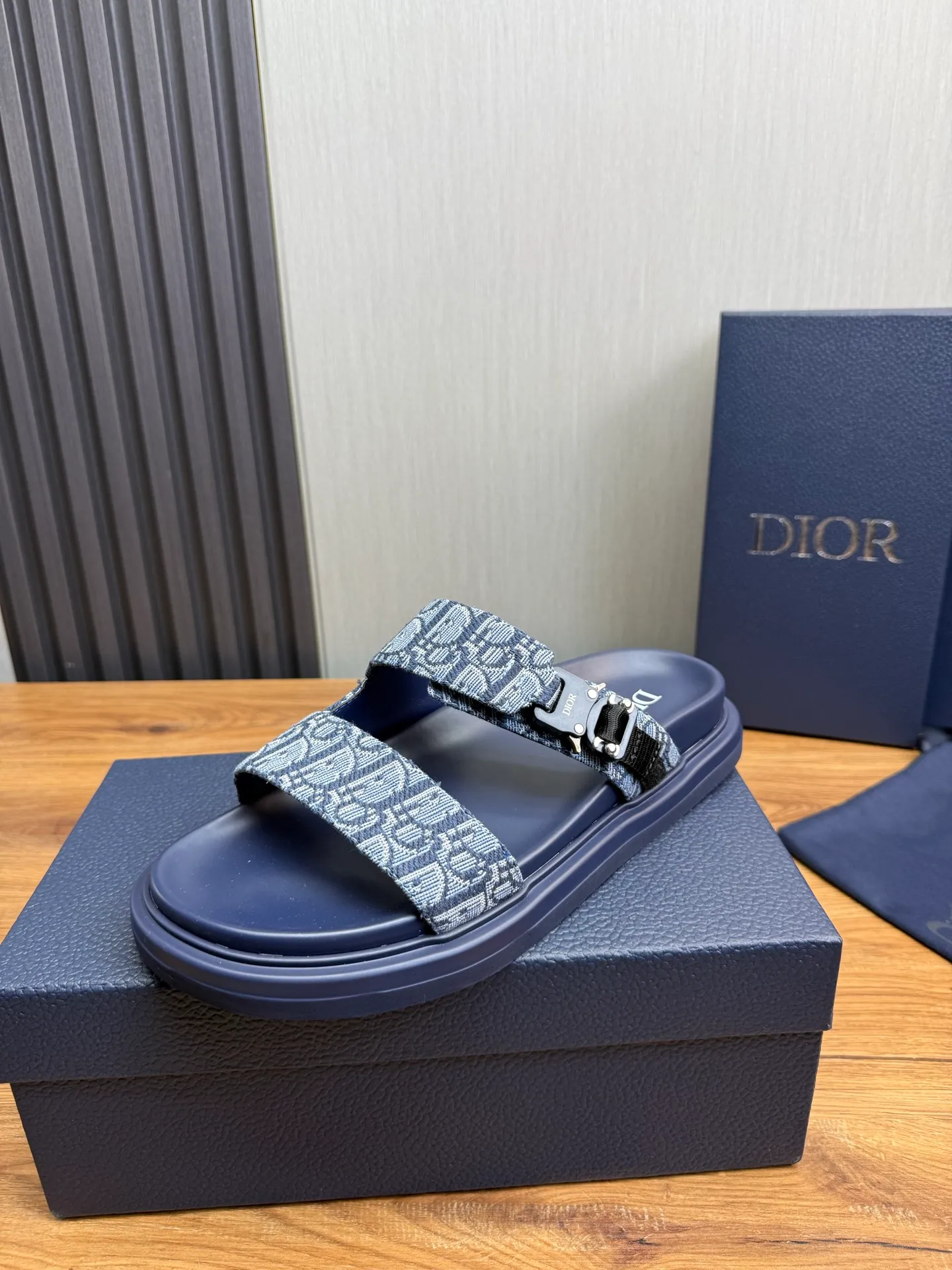 Men's shoes 300💰 Dior. Men's slippers🩴 Official website 1:1 production 38-45 size 45 46 🉑️Customized original material shipped✅